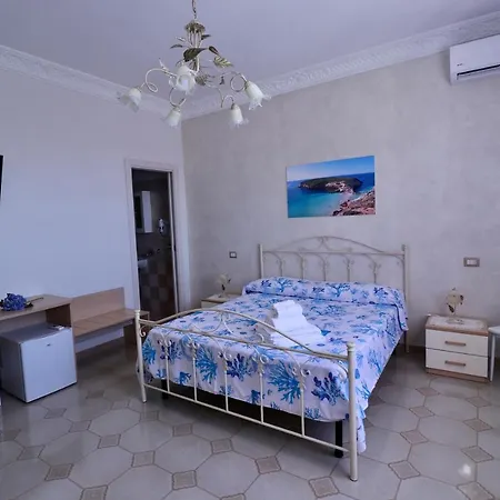 Siciliamuri Lampedusa Affittacamere Alojamento de Acomodação e Pequeno-almoço 3*